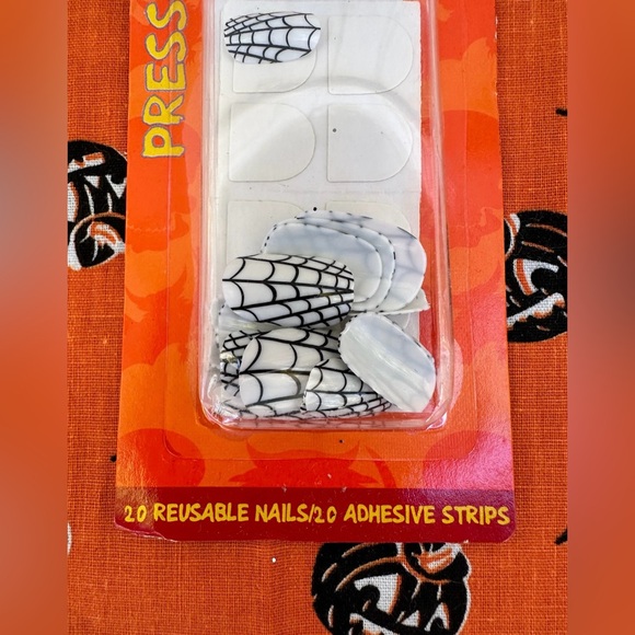 Halloween Make Up Bundle Eyelashes Nails Glitter NIP - Picture 3 of 10